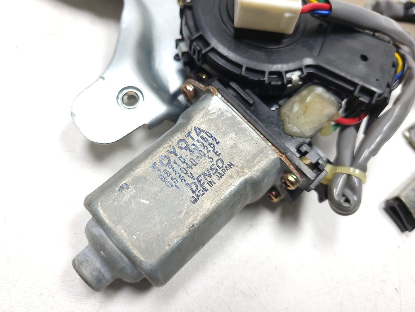 1998 - 2005  Lexus Gs GS300 Rear Window Regulator & Motor Driver Side Left OEM