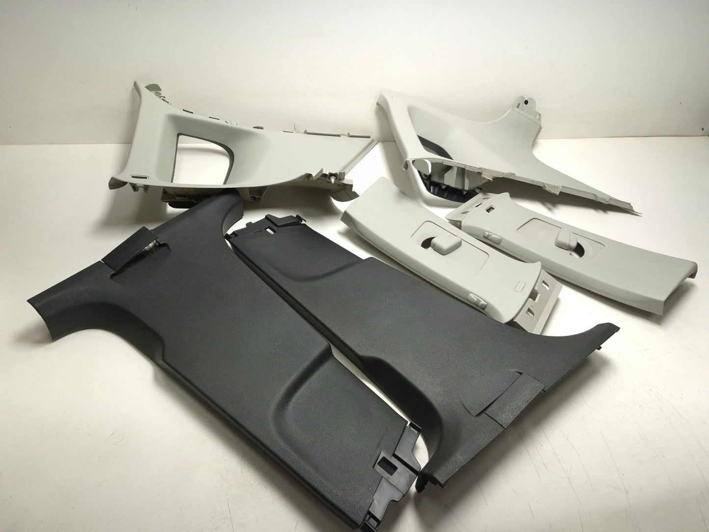 2011 Volkswagen Tiguan B C Pillar Cover Trim Panel Left & Right 6 Pcs OEM