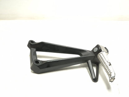 2017 Yamaha Yzf R3 Rear Footrest Pair OEM