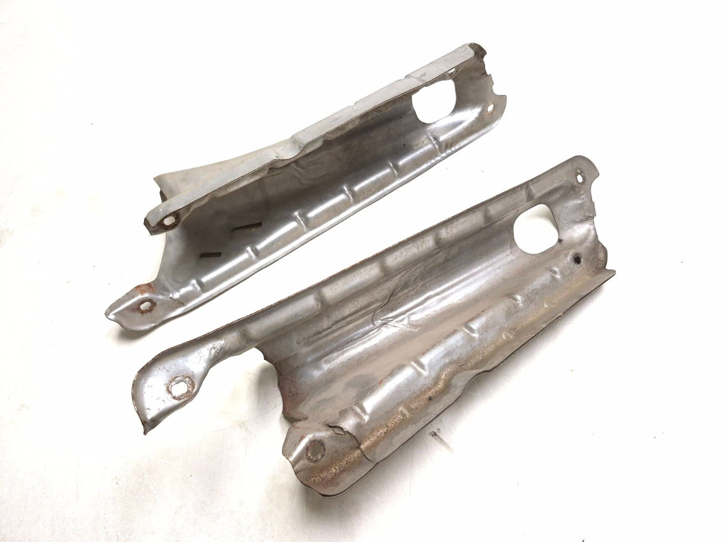2020 Dodge Challenger 5.7l Exhaust Manifold Shield Pair OEM