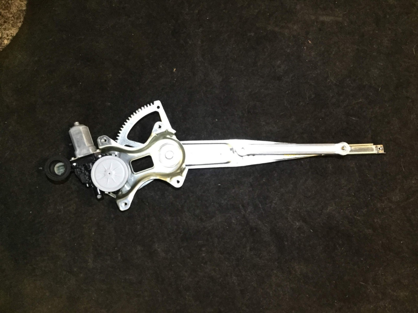 05 06 07 08 09 Toyota Prius Rear Right Pass  Side Window Regulator &  Motor OEM