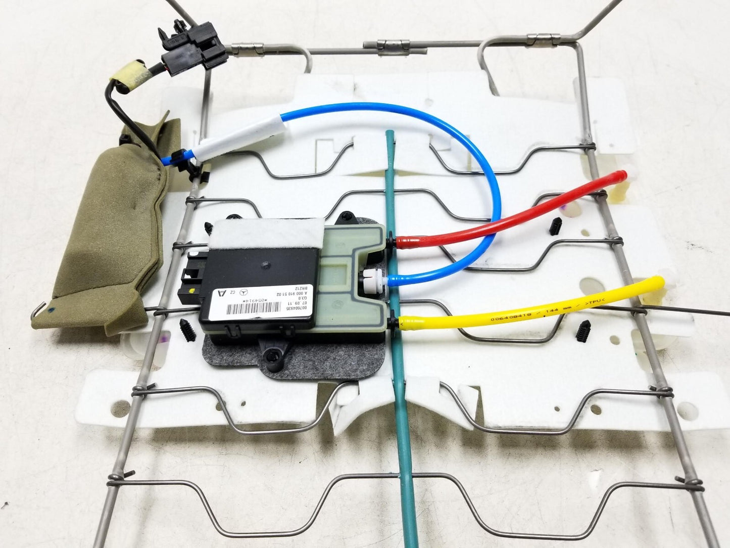 10-16 Mercedes W212 E350 Front Upper Seat Cushion Bladder Bolster Passenger OEM