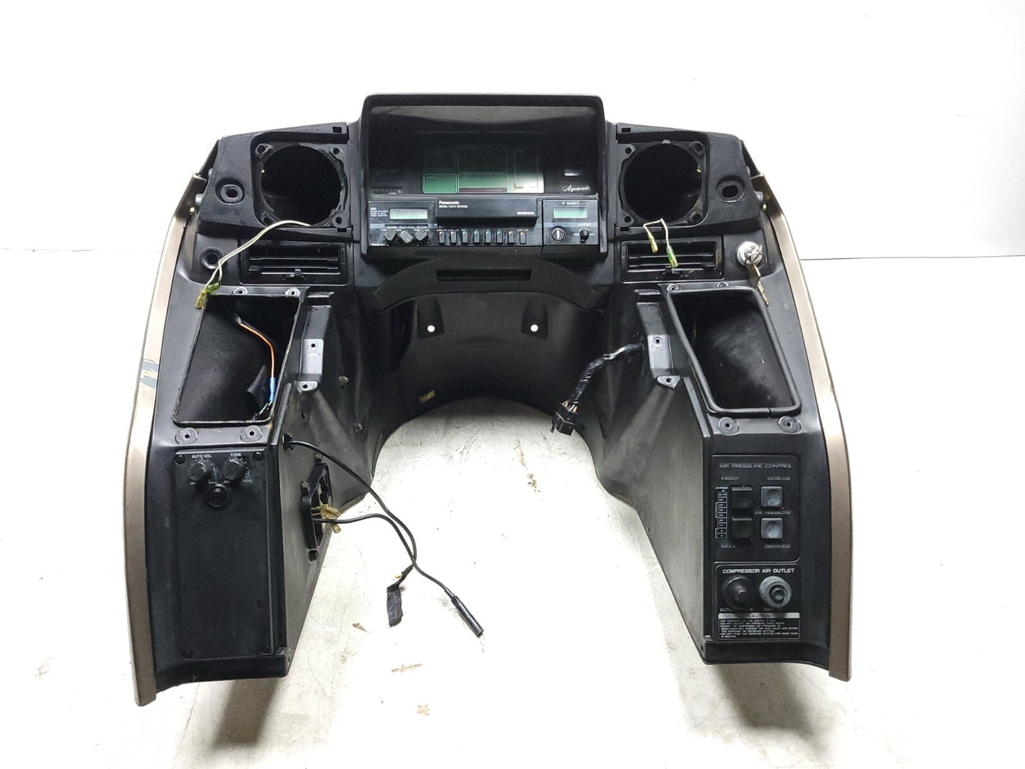 1984 Honda Gl1200 Goldwing Front Fairing W/ Speedometer Instrument Cluster OEM