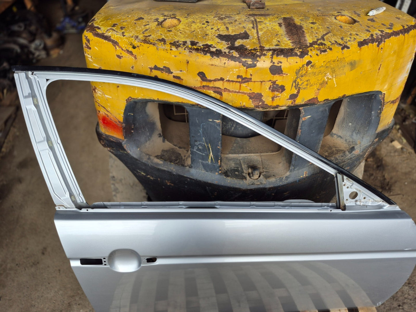 2007 Acura Tl Front Door Shell Passenger Side Right OEM