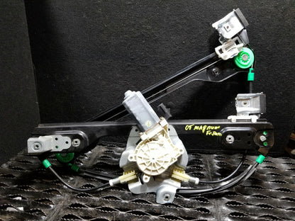 05 06 07 Dodge Magnum Front Right Passenger Door Window Regulator & Motor OEM