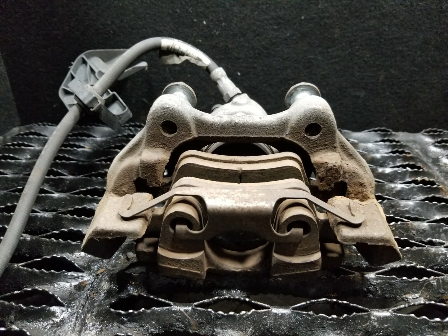 2010 Mercedes-benz R350 Brake Caliper Rear Driver Side Left OEM