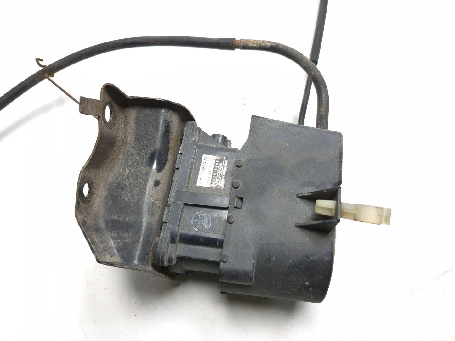 2004 Toyota Corolla Matrix Cruise Control Actuator 88002-02020 OEM