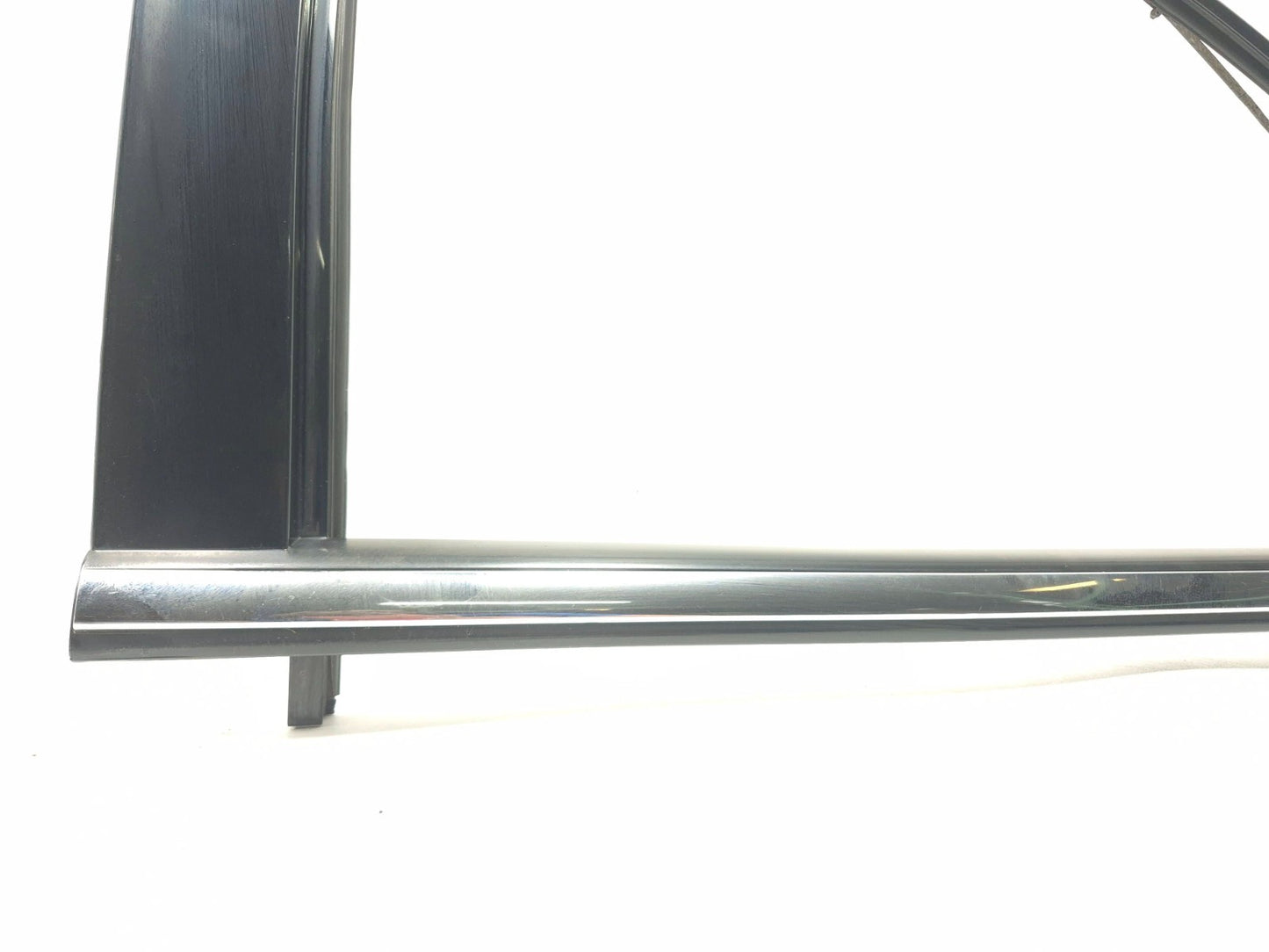 2013 Cadillac Escalade Esv Front Door Window Molding Right Passenger Side OEM