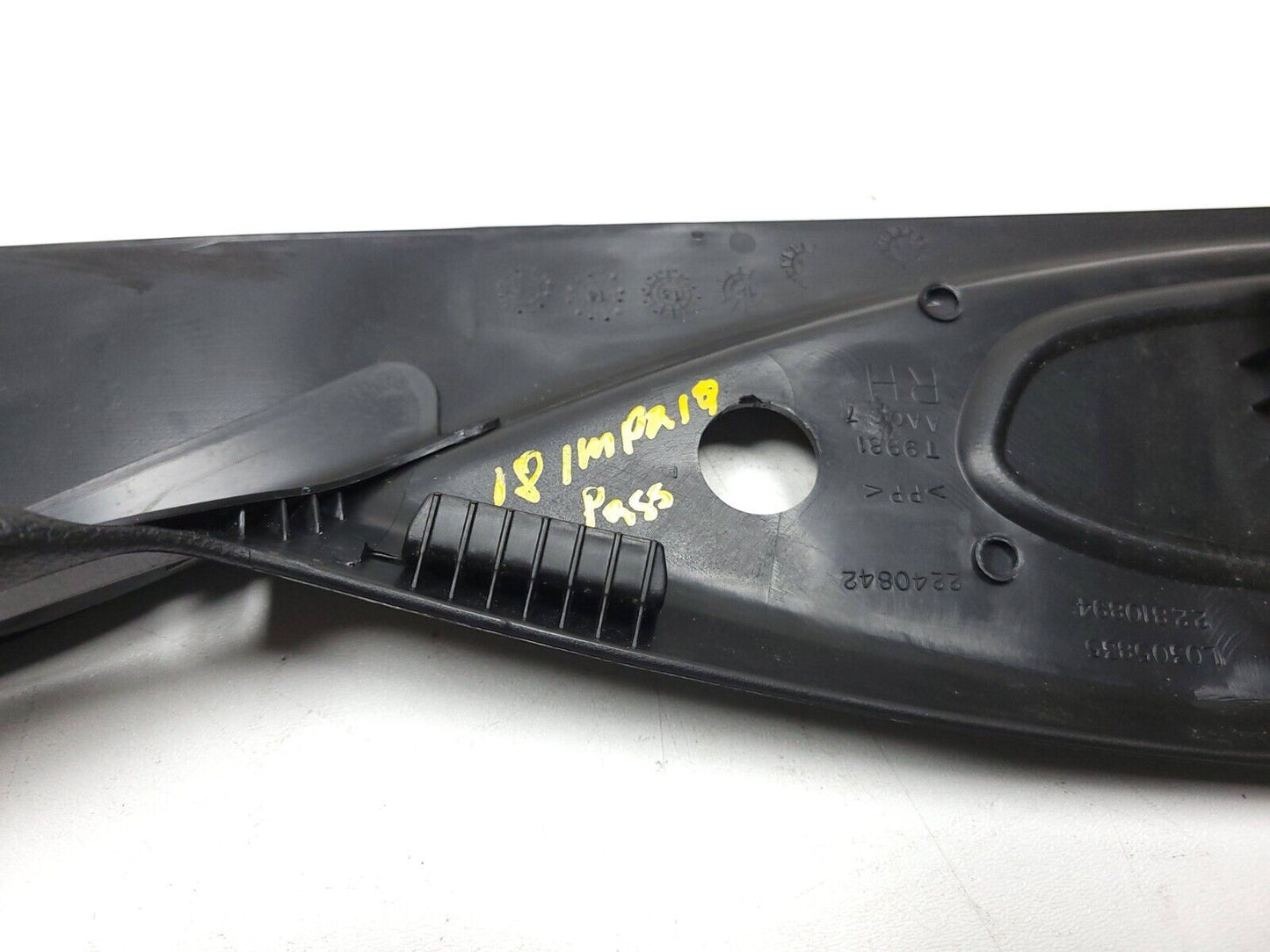 15-18 Chevrolet Impala Front Passenger Seat Side Trim Cover OEM