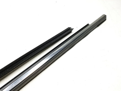 2013 Chrysler 200 Sedan Window Belt Seal Front Passenger Side Right 2pcs OEM