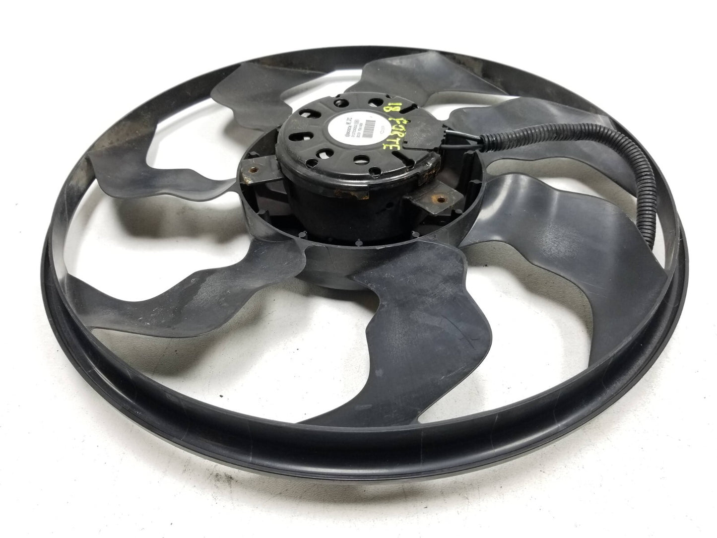 17 18 Kia Forte Radiator Cooling Fan W/ Motor 3137230253 OEM