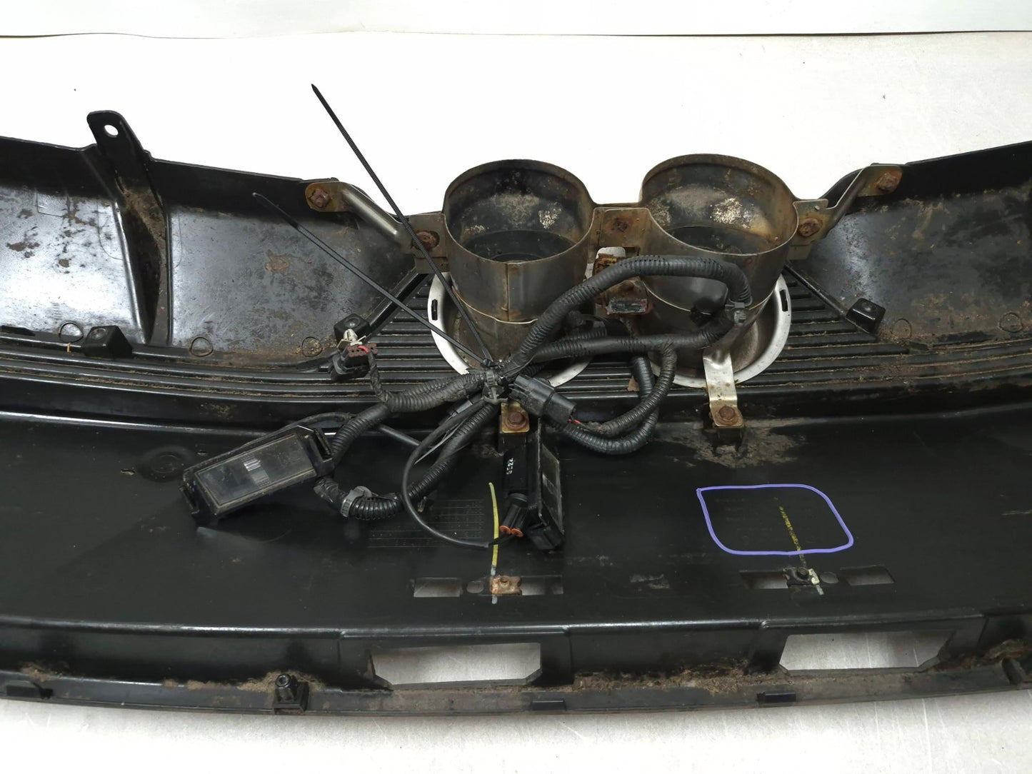 2016 Hyundai Veloster Rear Bumper Lower Cover W/ License Plate Light OEM