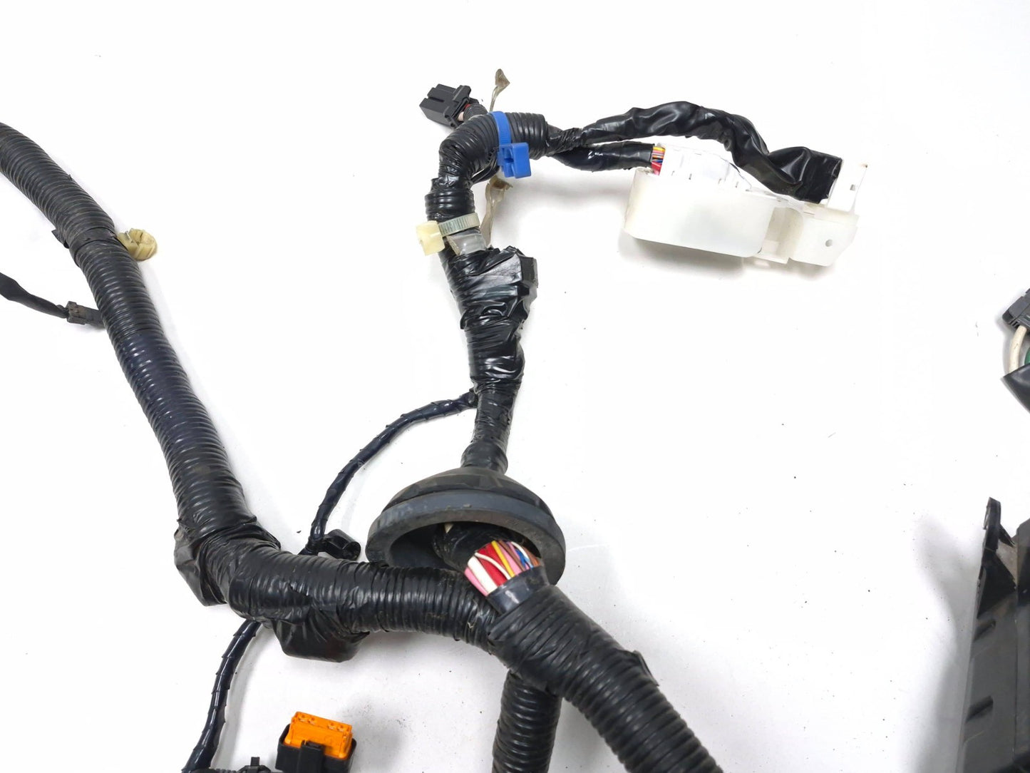 2011 Nissan Juke Main Wire Harness With Fuse Box OEM