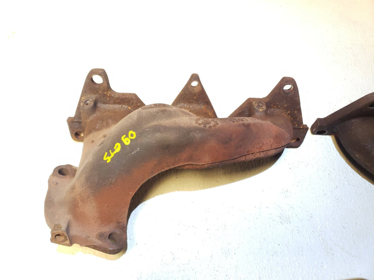 2009 Cadillac CTS Exhaust Manifold 2pcs OEM