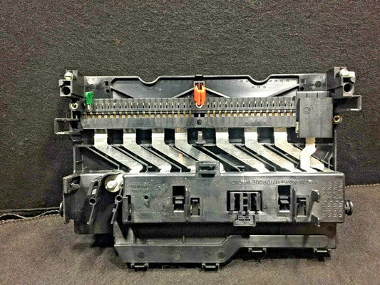 06 07 08 09 BMW X3 E83 Front Right Power Electrical Fuse Box Panel OEM D34