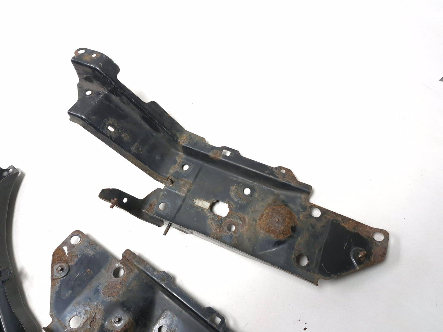 2012 Nissan Rogue Radiator Mount Support Bracket OEM