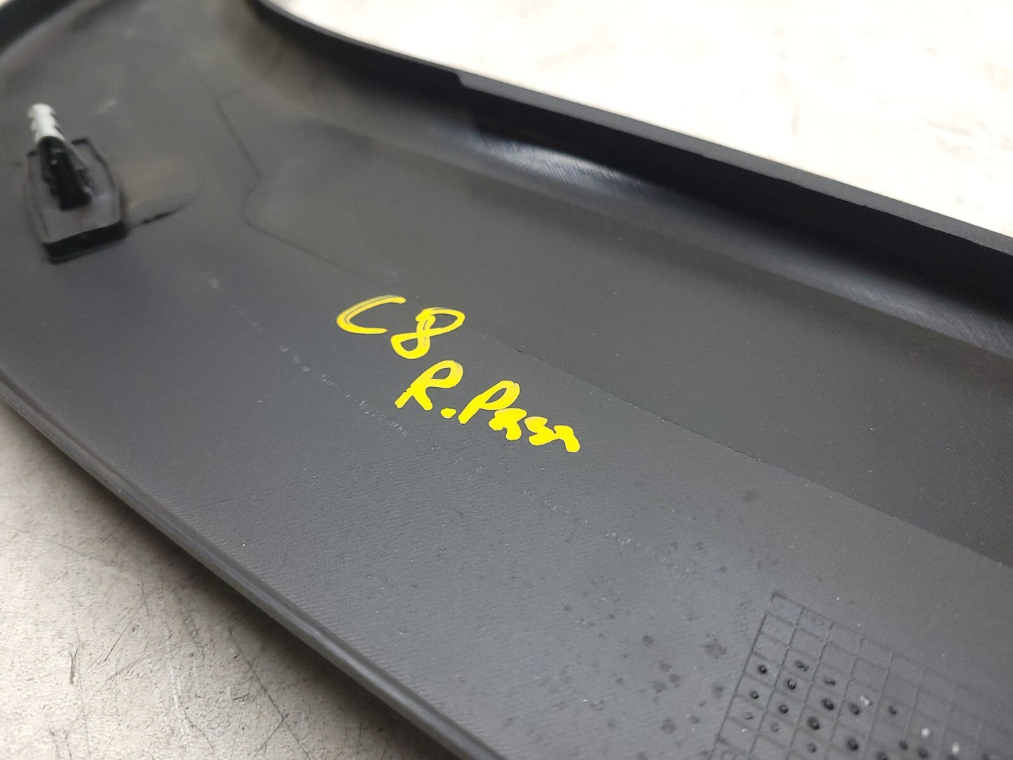 2014-2019 Chevrolet Silverado 1500 Molding Door Window OEM