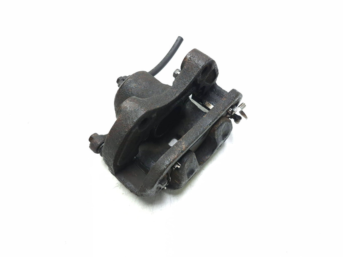 2004 Infiniti G35 Front Brake Caliper Left & Right OEM