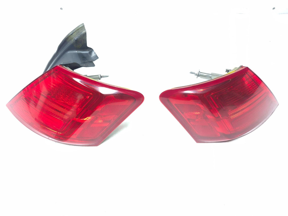 2014 Ford Taurus Rear Quarter Tail Light Left & Right OEM