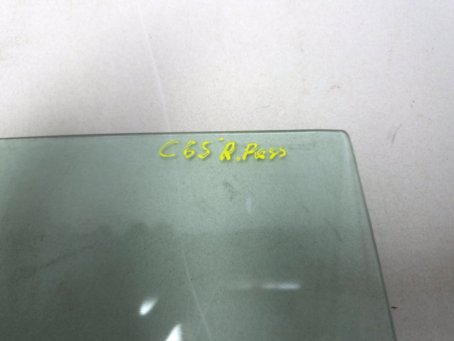 2019 Hyundai Kona Rear Door Window Glass Right Passenger Side OEM