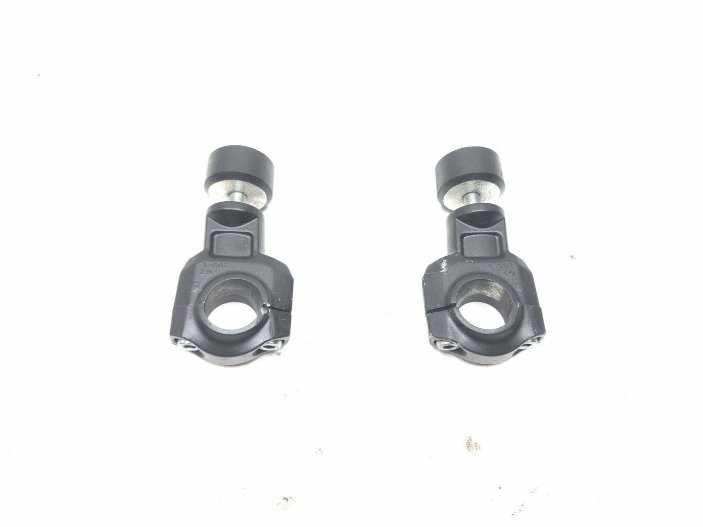2025 Yamaha Xsr900 Handlebar Riser Clamp Pair OEM