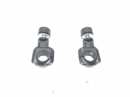 2025 Yamaha Xsr900 Handlebar Riser Clamp Pair OEM