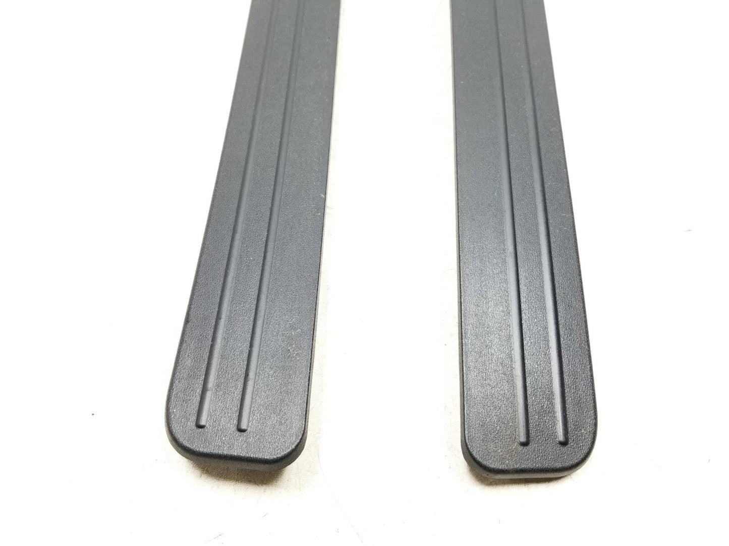 2009-2016 Hyundai Genesis Coupe Door Sill Scuff Trim Step Left & Right OEM