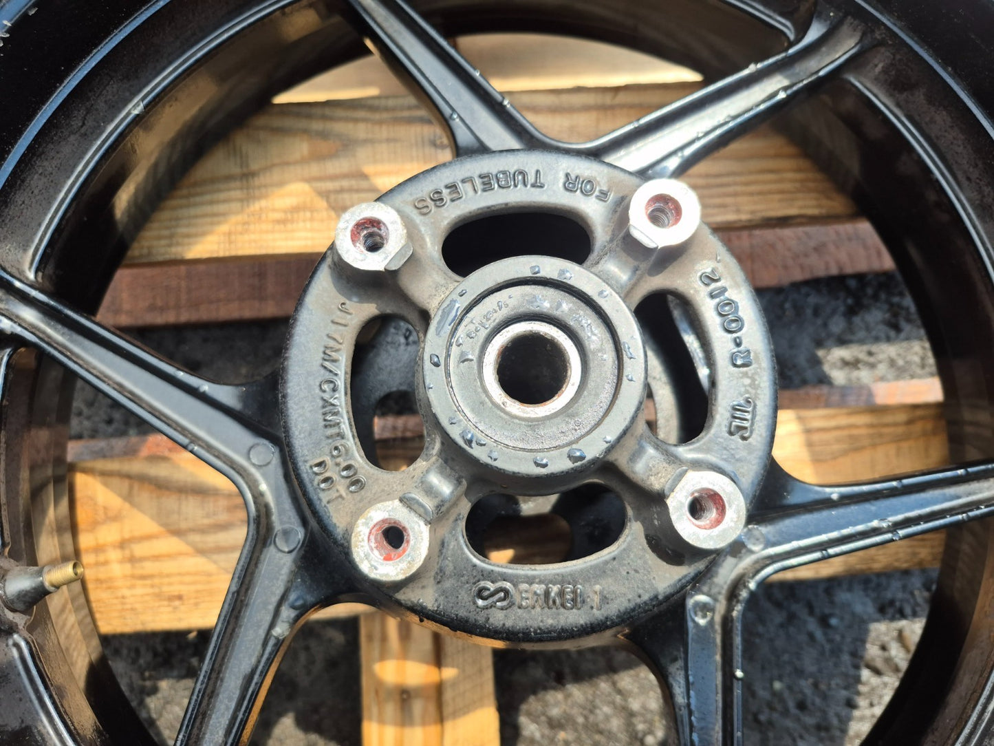 2005 Kawasaki Ninja Zx10r Rear Wheel Rim & Tire  OEM