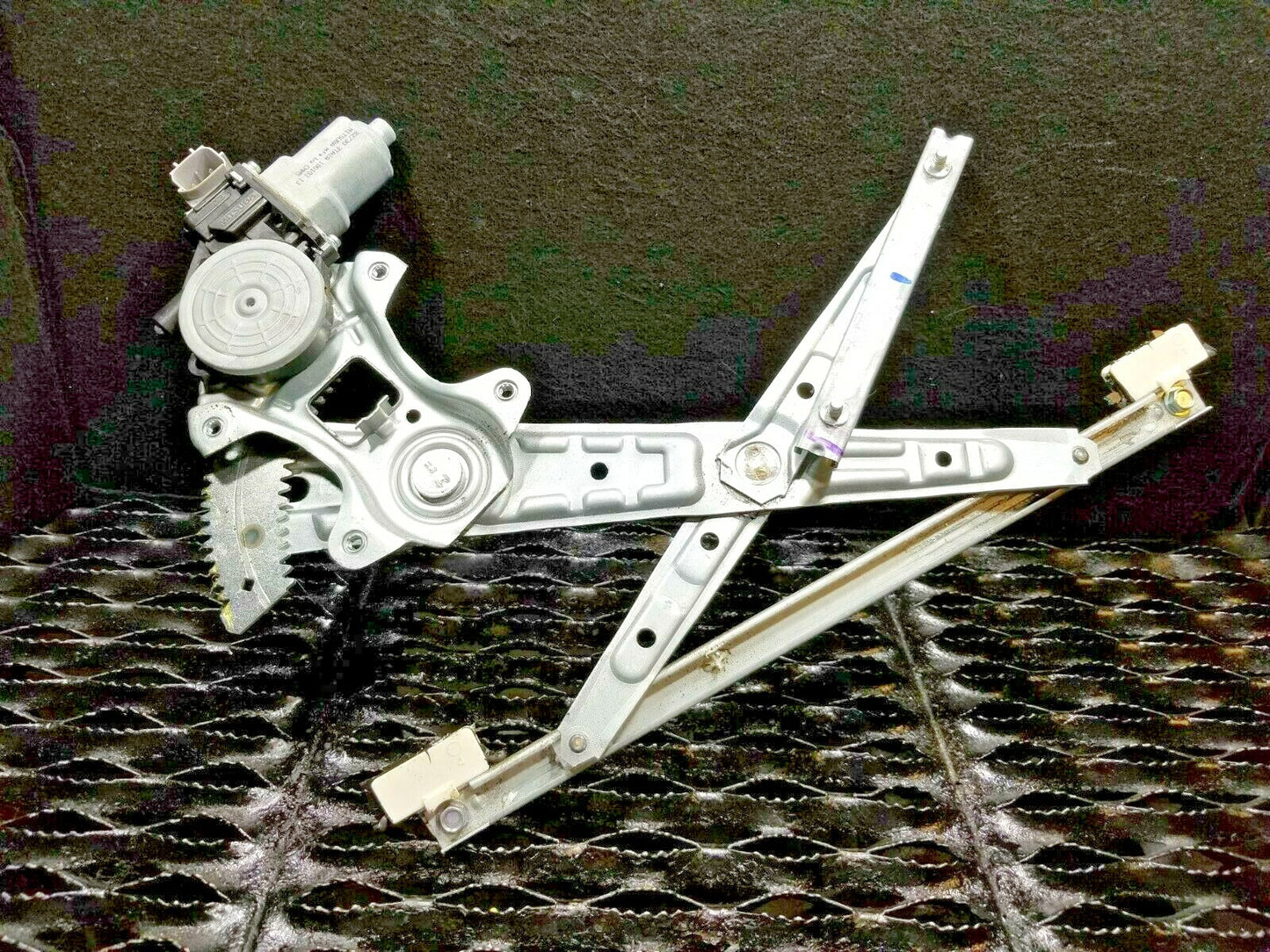 13 14 15 16 17 18 Nissan Sentra Rear Right Window Motor Regulator W/motor OEM 8k