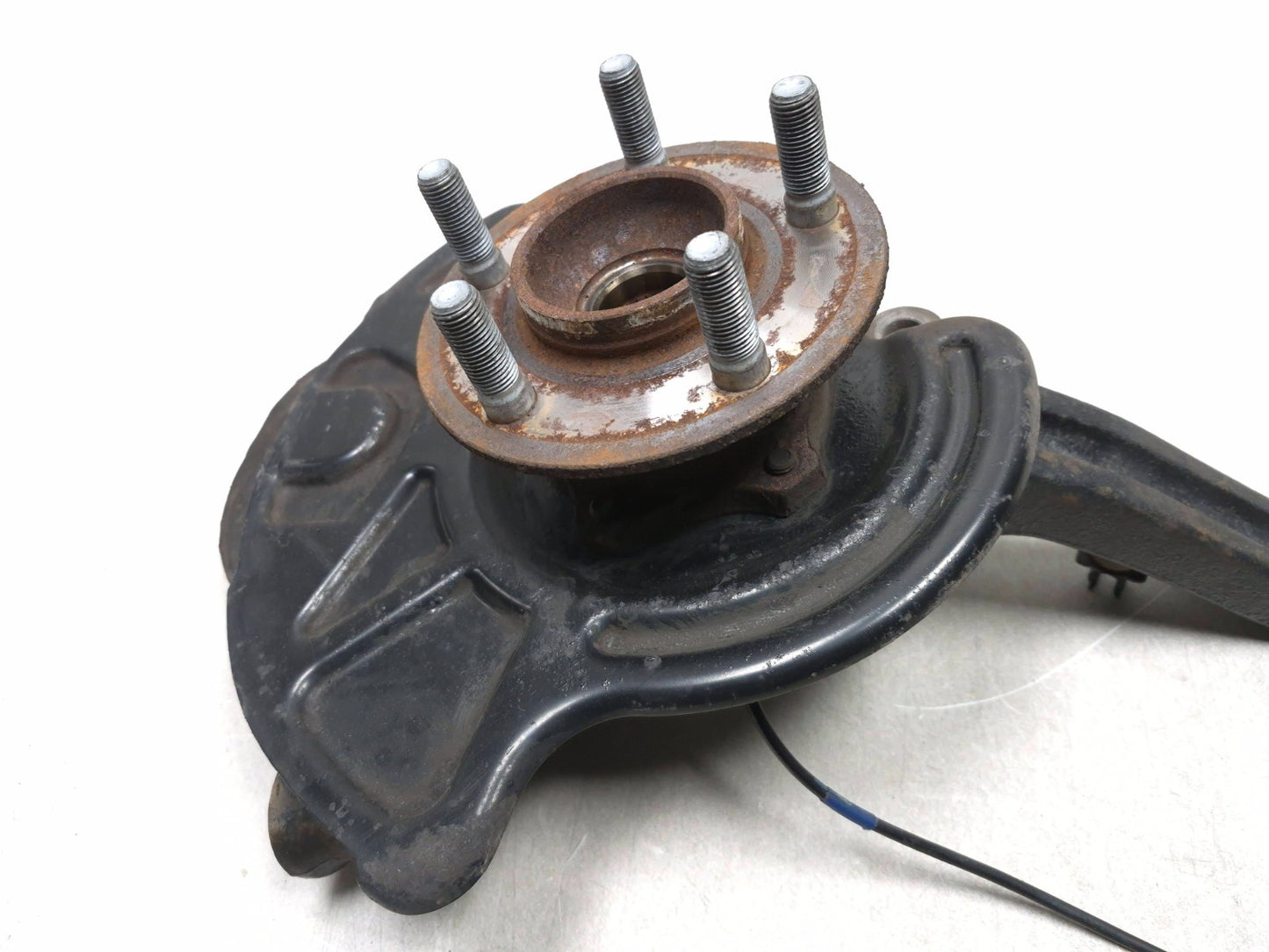 2018 Chrysler 300 AWD Front Spindle Knuckle Wheel Hub Driver Side Left OEM