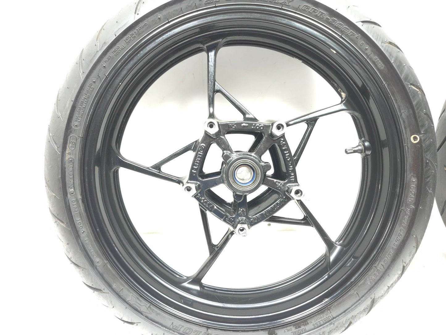 2018 Kawasaki Ninja 650 Ex650 Wheel Rim W/ Tire R17 Dunlop OEM