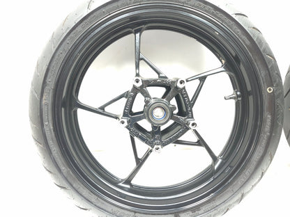 2018 Kawasaki Ninja 650 Ex650 Wheel Rim W/ Tire R17 Dunlop OEM