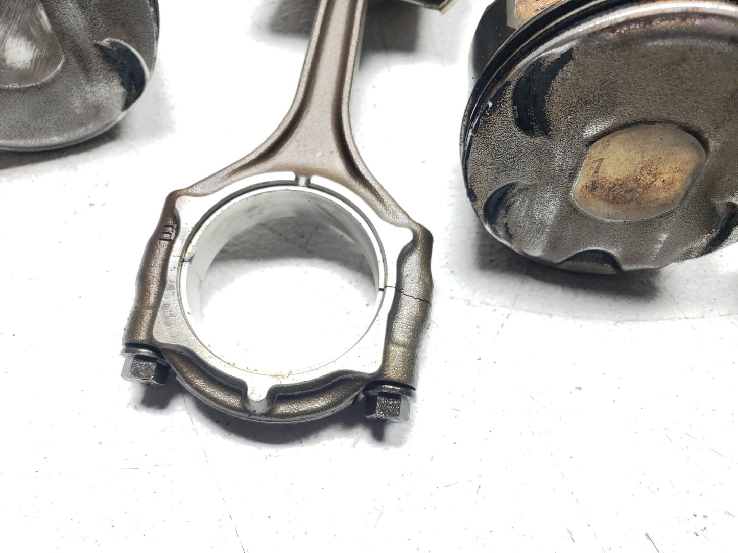 2016 Jeep Cherokee 3.2l Piston W/ Connecting Rod 6pcs OEM