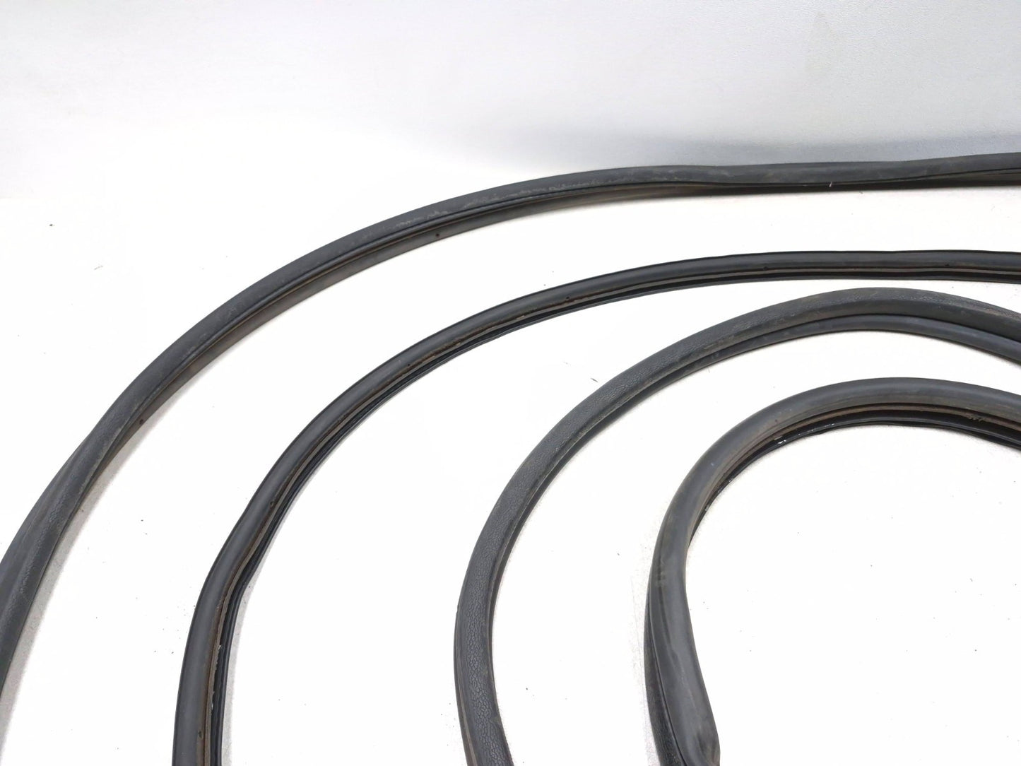 2013 Ford Transit Connect Front Door Weatherstrip Seal Left & Right OEM