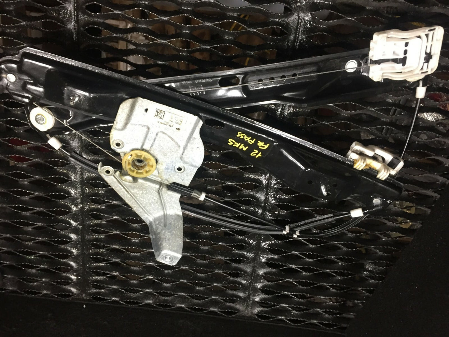 09 10 11 12 Lincoln MKS Front Door Window Regulator Motor Passenger Right Side