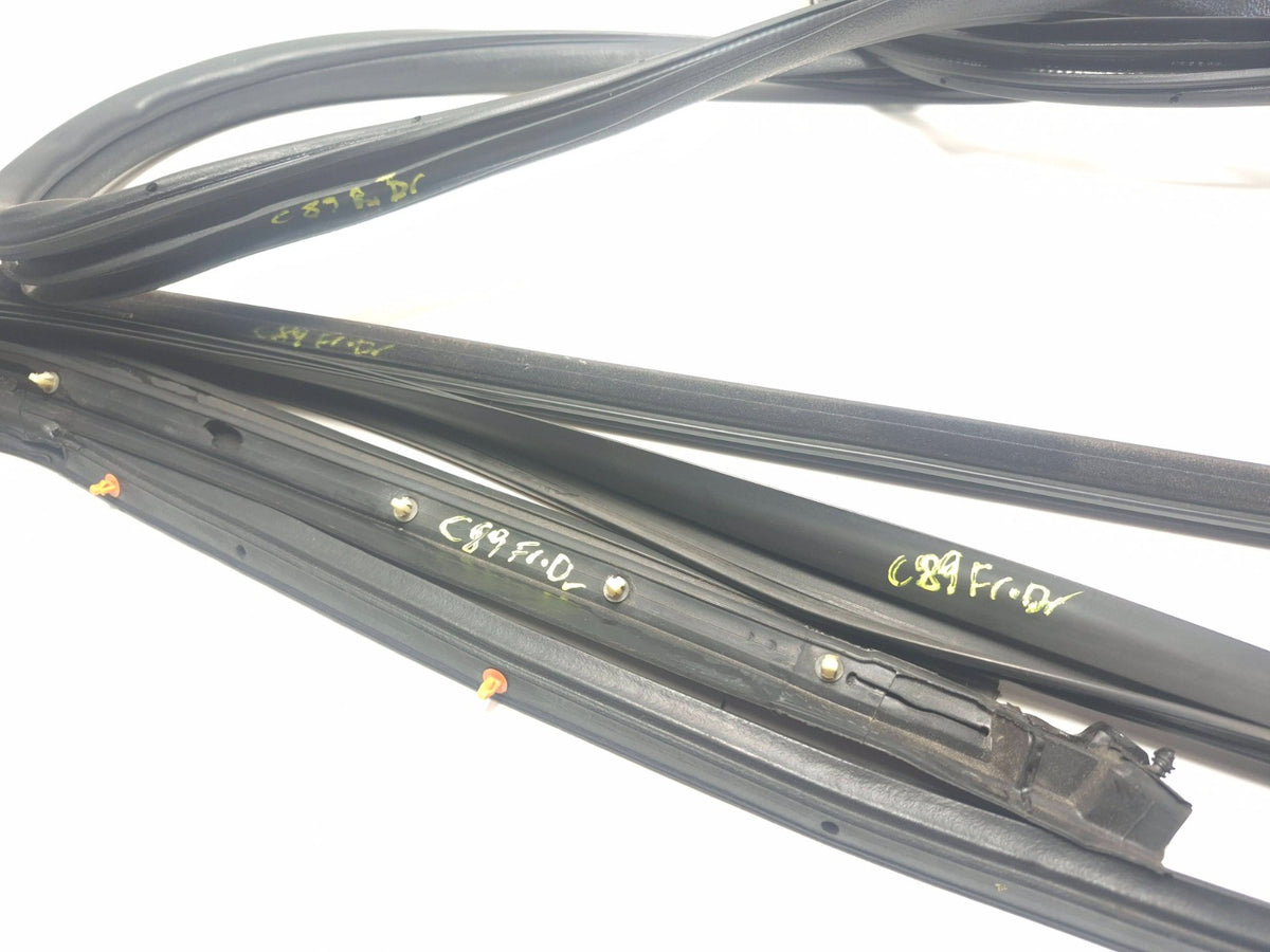 2008 Acura Tl Type-s Rear Door Weatherstrip Seal Passenge Side 72825-sep-a11 OEM