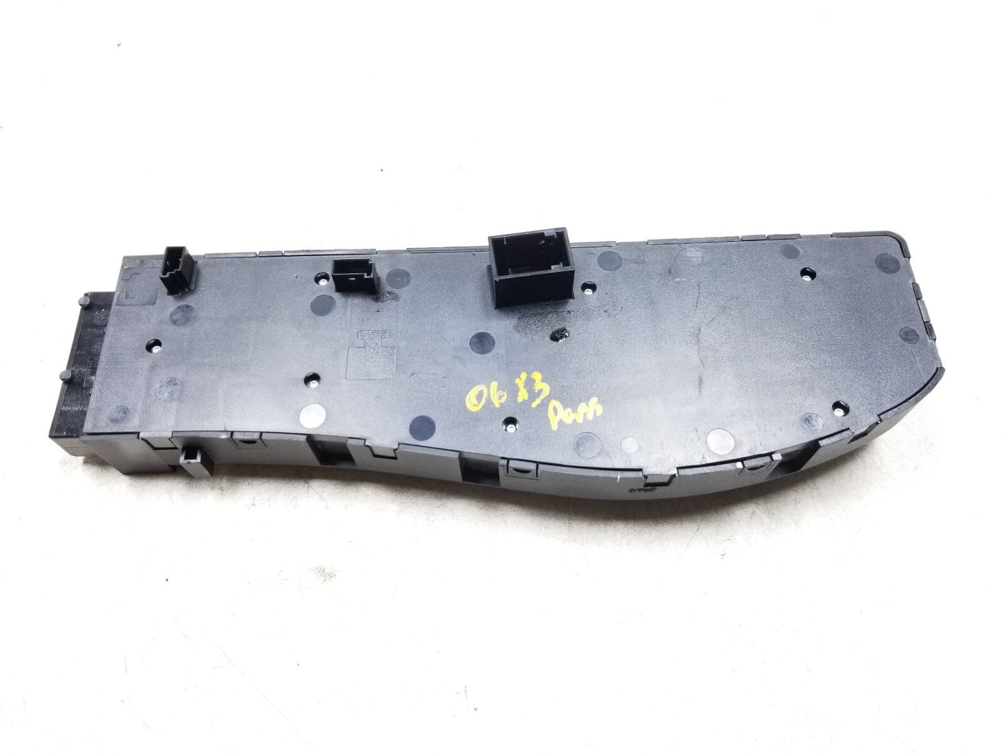 04 06 BMW X3 Seat Side Trim W/ Guide Sleeve & knob Front Passenger Sid Right OEM