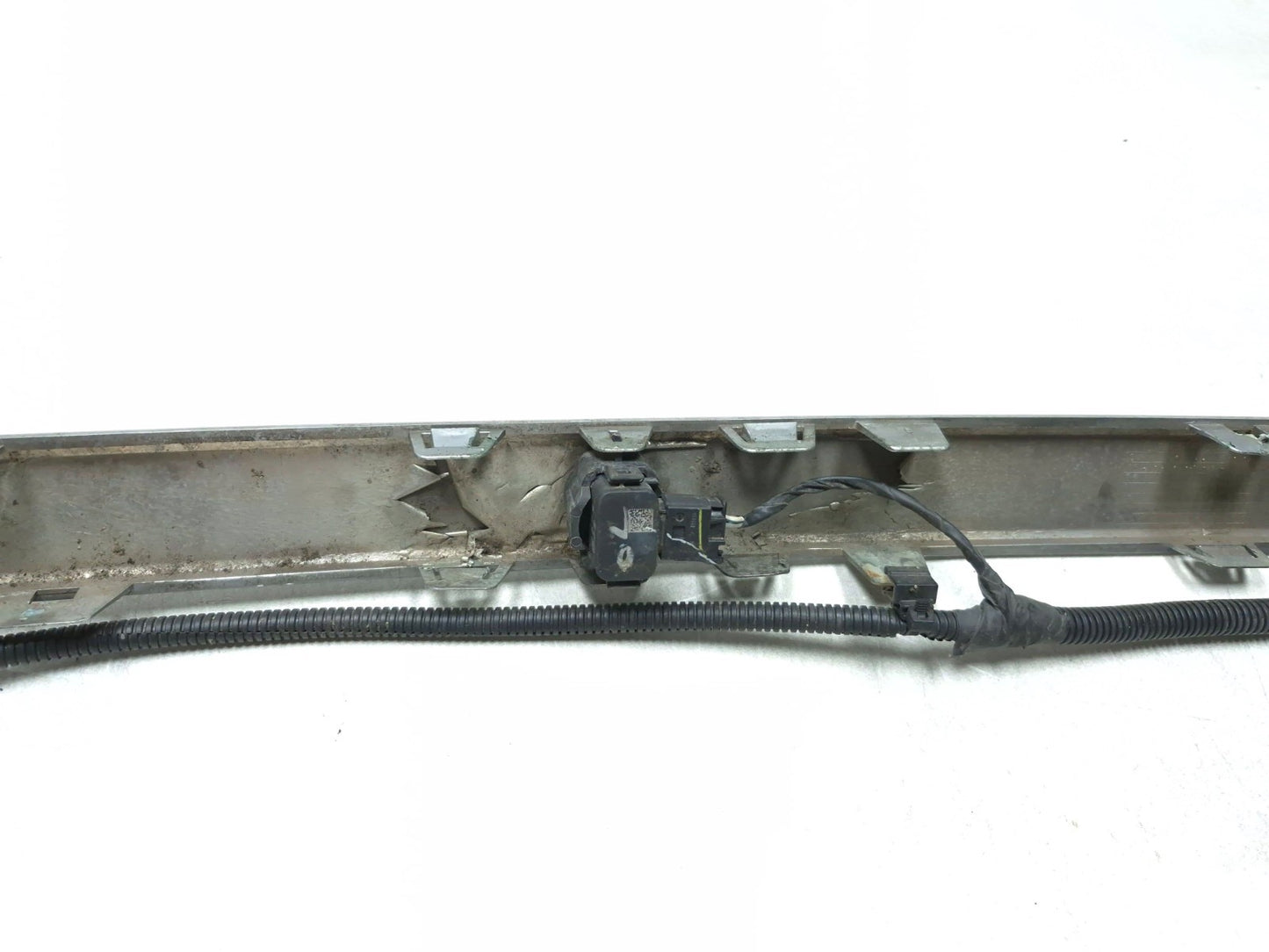 2007 Jeep Grand Cherokee Rear Bumper Cover W/ Parking Sensor Assy OEM