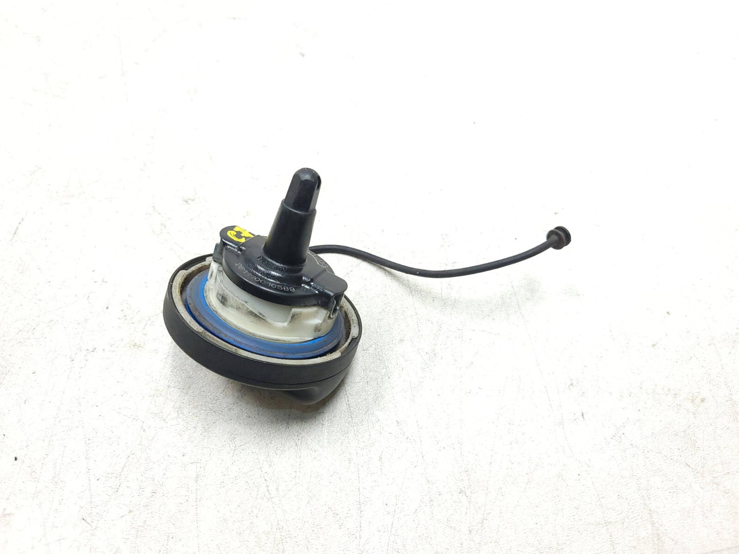 2007 - 2013 BMW X5 E70 Fuel Tank Cap 722391-03 OEM