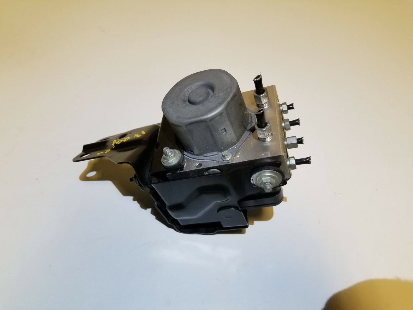 2017 Nissan Rogue ABS Anti Lock Brake Pump OEM