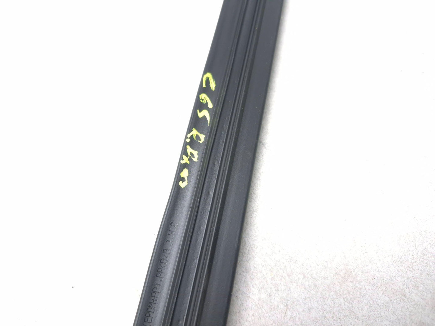 2019 Hyundai Kona Rear Door Weatherstrip Seal Passenger Side Right 2pcs OEM