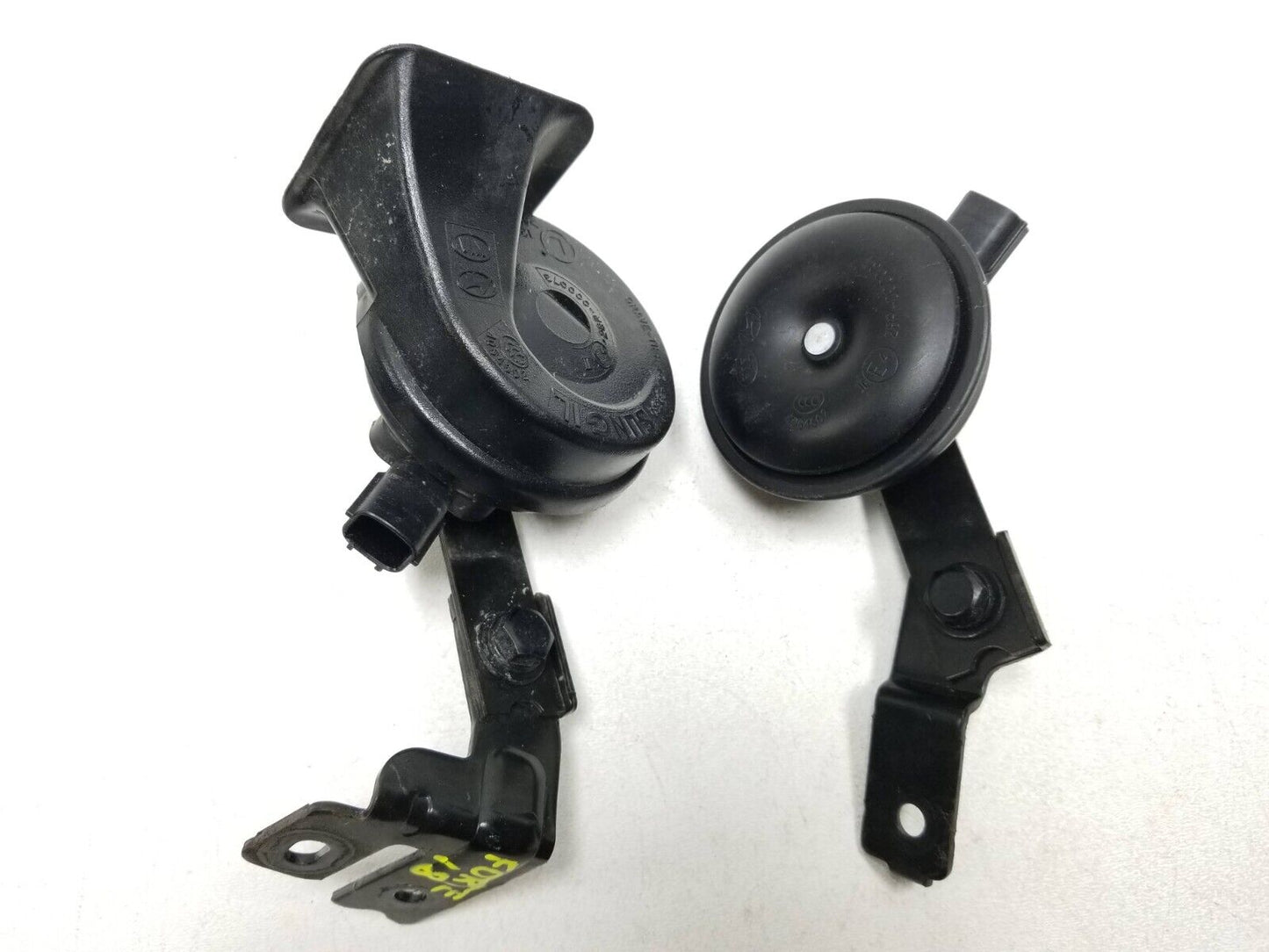 17 18 Kia Forte Horn Signal Pair OEM 49k Miles