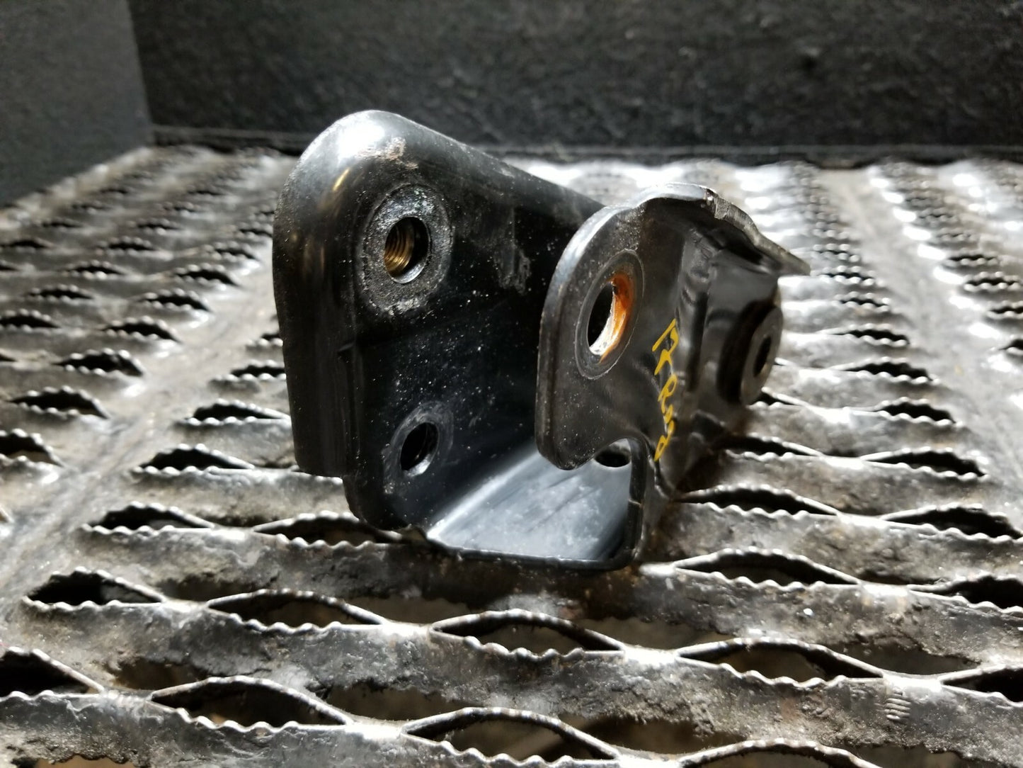 16 17 18 19 Nissan Rogue 2.5l Engine Mount Bracket OEM 36k Miles