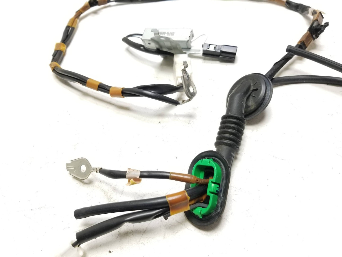 11-17 Lexus CT200h Radio Amplifier Antenna Assembly 86101-76091 OEM