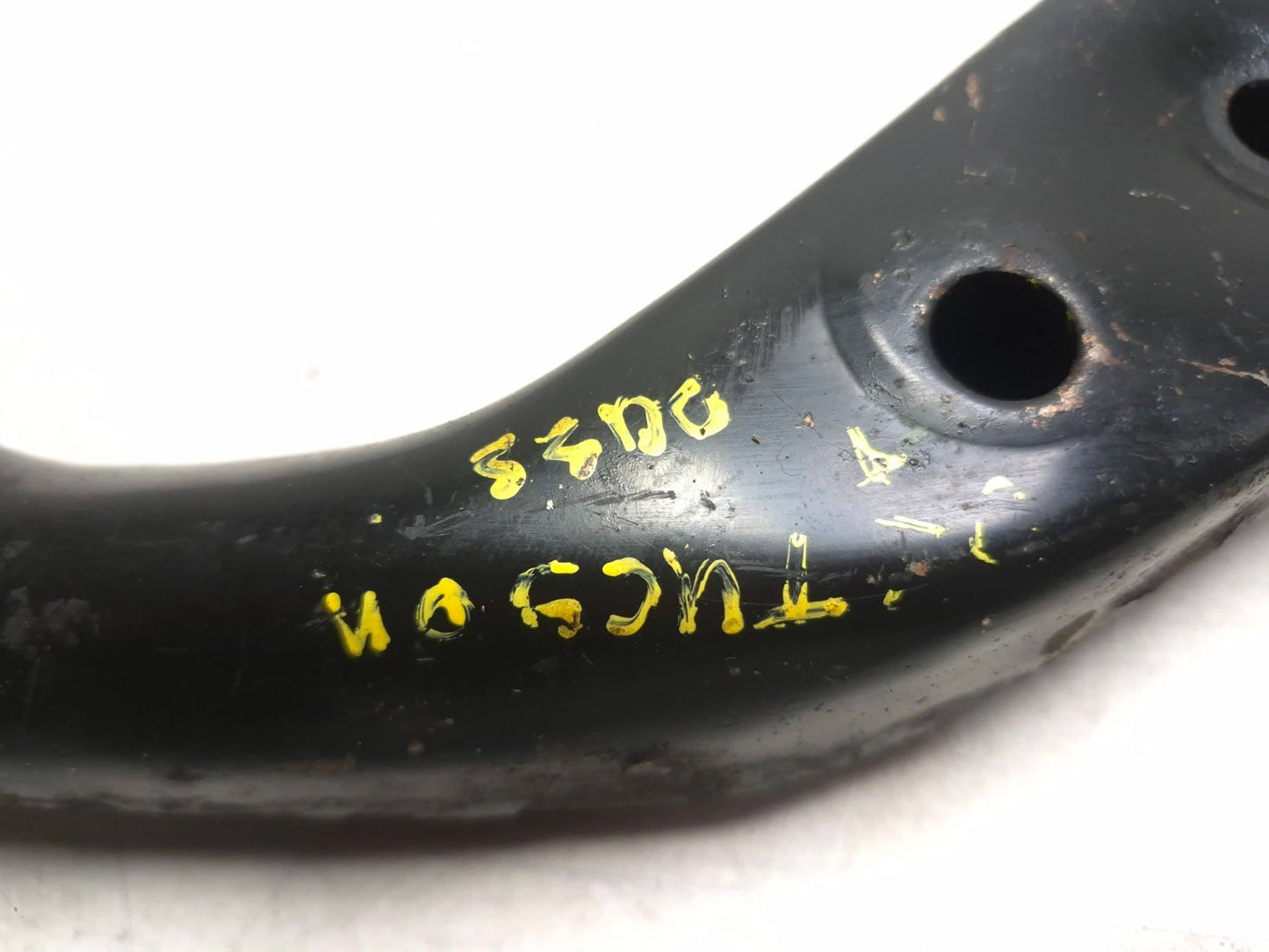 2008 Hyundai Tucson Front Left & Right Lower Control Arm Pair OEM