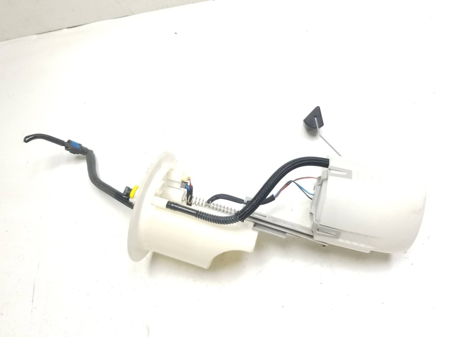 11-17 Lexus CT200h Fuel Pump 77020-76011 Oem✅