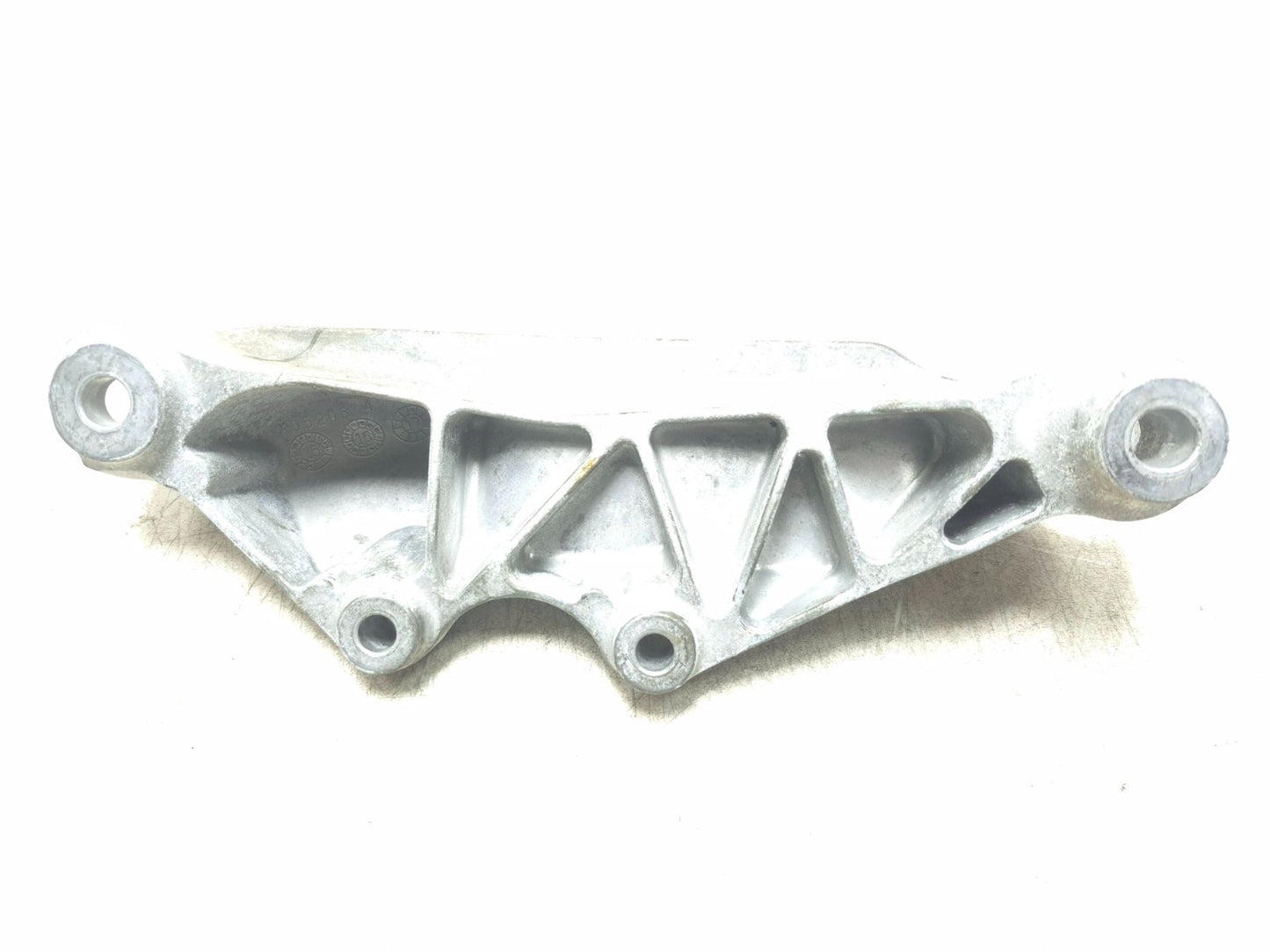 2017 Cadillac Xt5 Engine Mount Bracket 3.6l OEM
