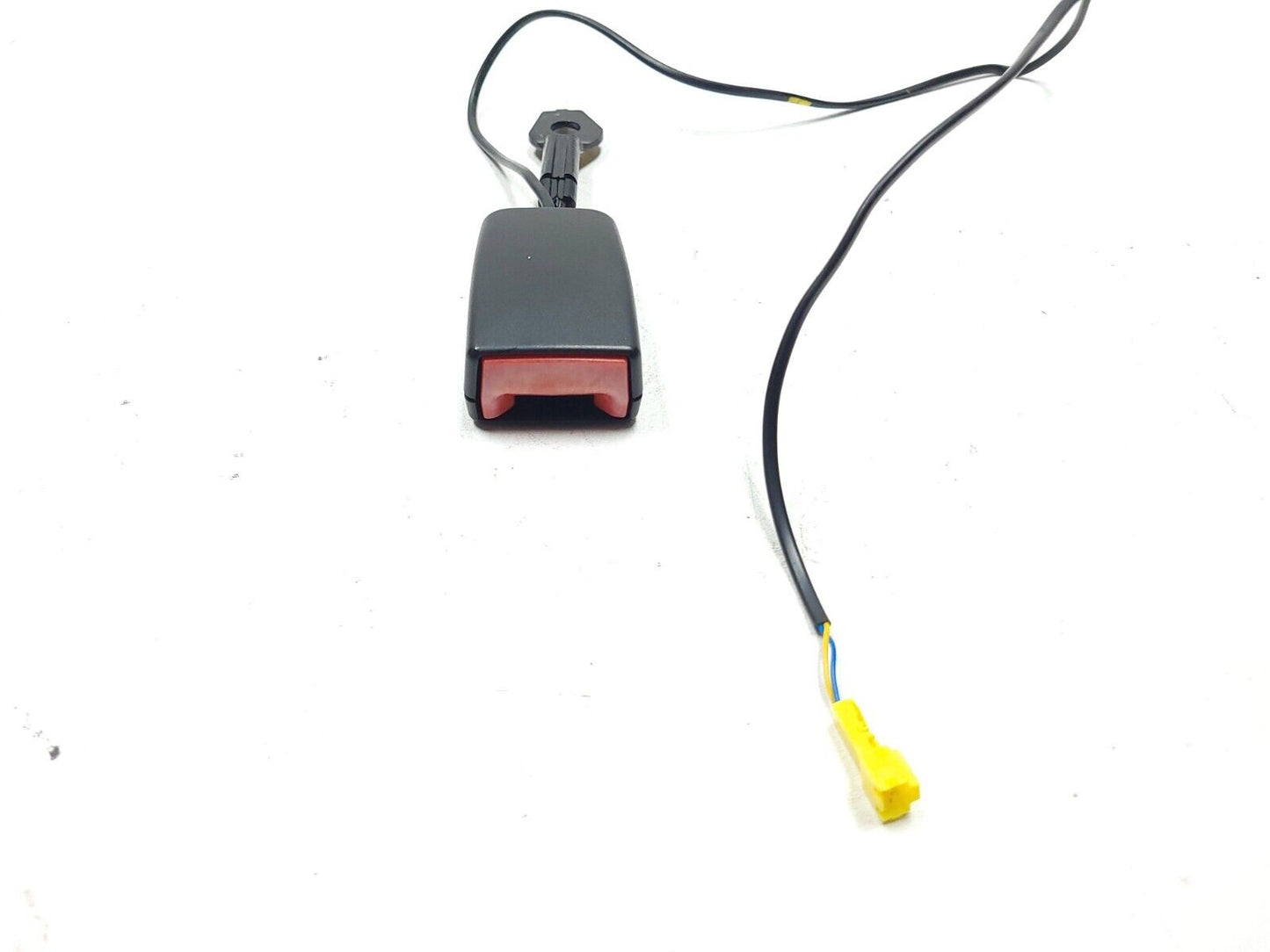 08-14 Mercedes C300 W204 Front Passenger Seat Belt Buckle OEM