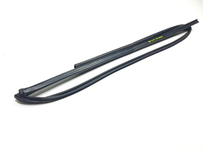 2009 Mazda Cx-7 Front Passenger Door Window Molding 2pcs W/ Weatherstrip OEM