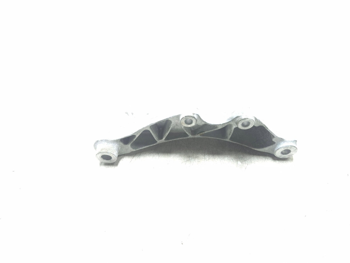 2017 Cadillac Xt5 Engine Mount Bracket 3.6l OEM